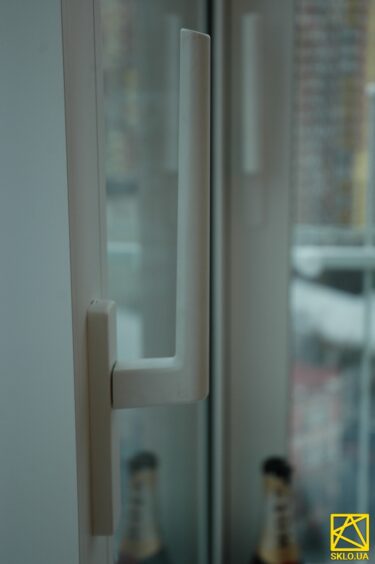 Ручка на алюмінієві вікна: фото #00994