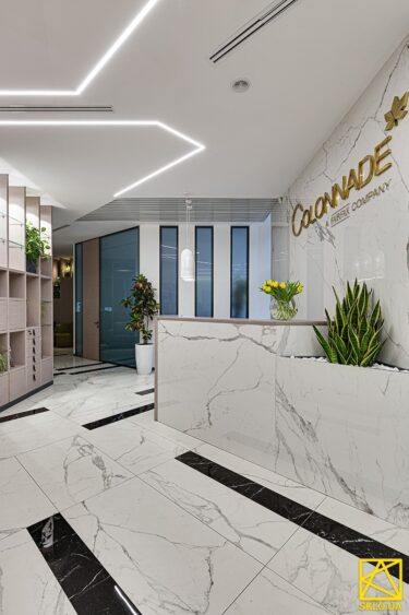 Стеклянные перегородки в алюминиевом профиле в офисе Colonnade: фото #01295